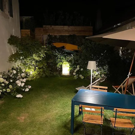Apartment Avec Jardin & Vue
