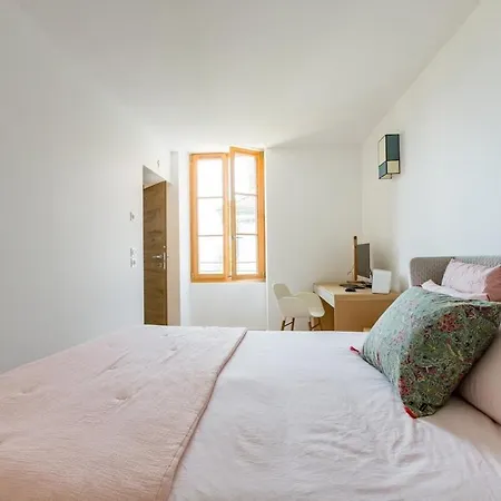 Avec Jardin & Vue Apartment