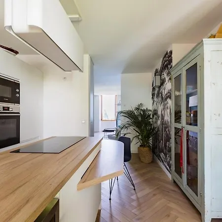 Apartment Avec Jardin & Vue